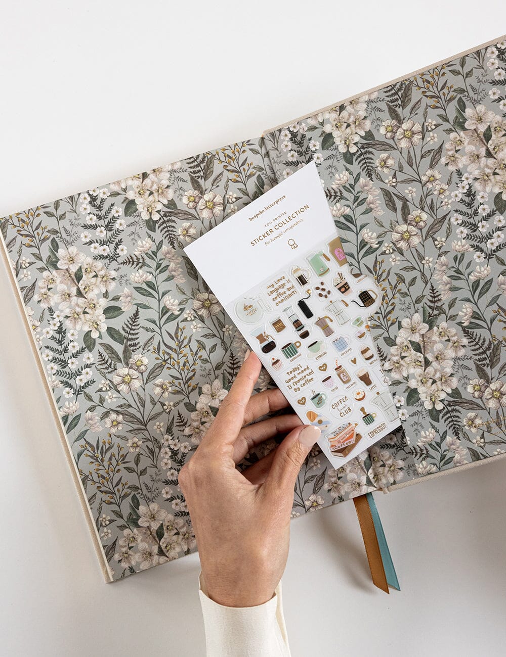 2026 Daily Vertical Appointment Planner - Latte - Image 5