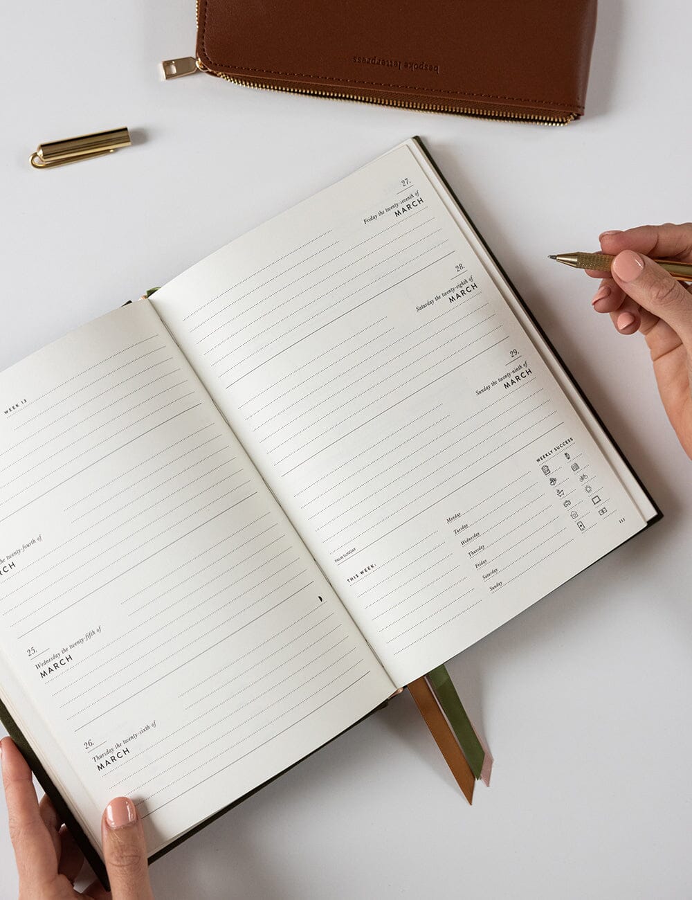 2026 Desktop Linen Bound Planner - Hunter Green - Image 4