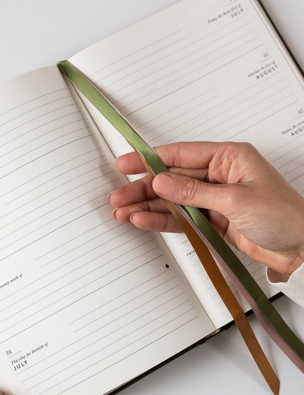 2026 Desktop Linen Bound Planner - Hunter Green - Image 7