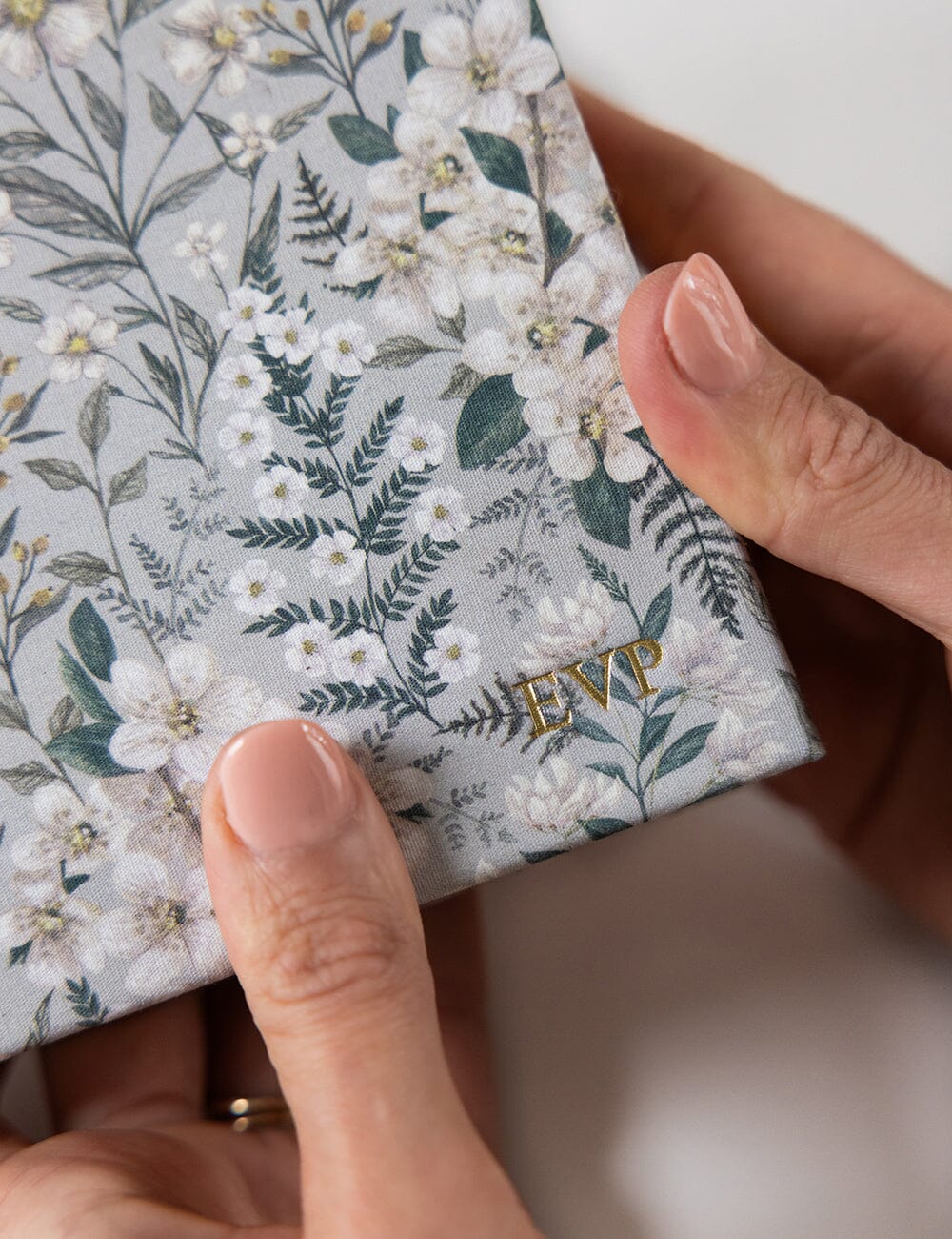 2026 Desktop Linen Bound Planner - Ivory Garden - Image 11