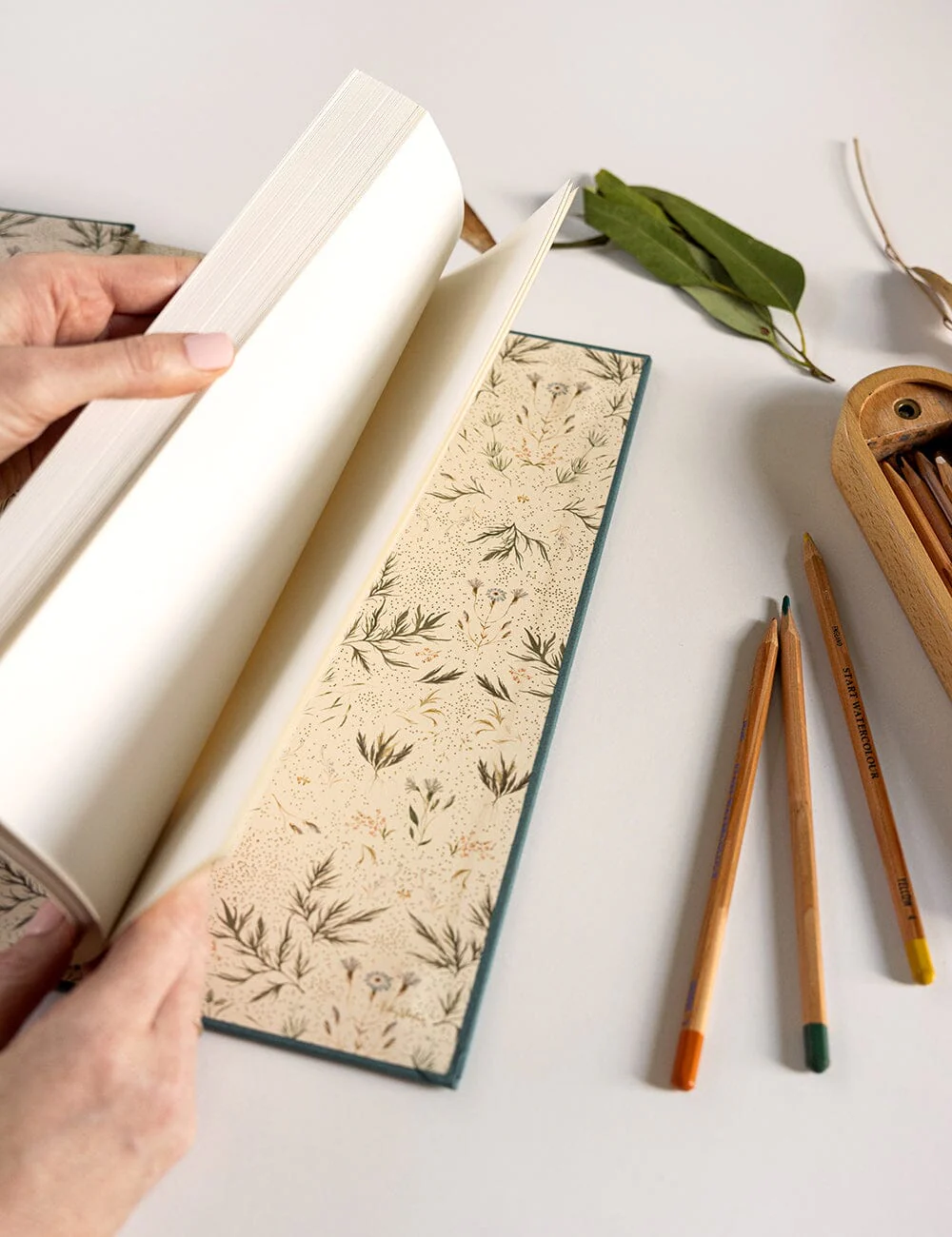 A4 Linen Bound Art Sketch Journal - Meadow - Image 11