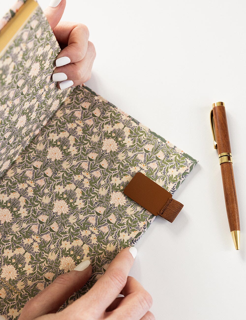 Adhesive Rectangle Pen Loop - Espresso - Image 9