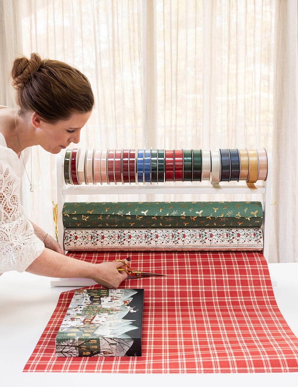 Luxury Gift Wrap Station - Image 12