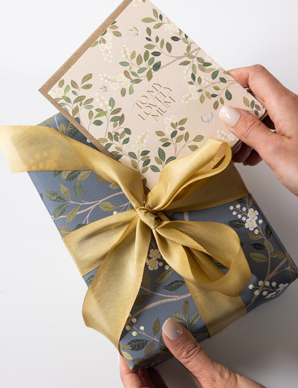 Victoria / White Blossom 6pk Gift Wrap Sheets - Image 11