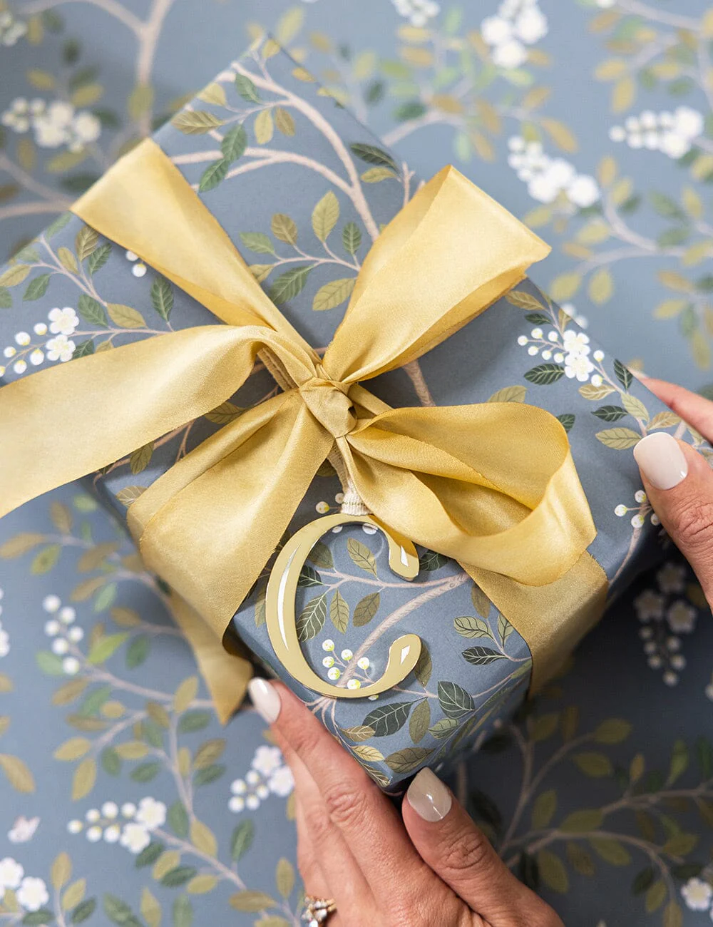 Victoria / White Blossom 6pk Gift Wrap Sheets - Image 4