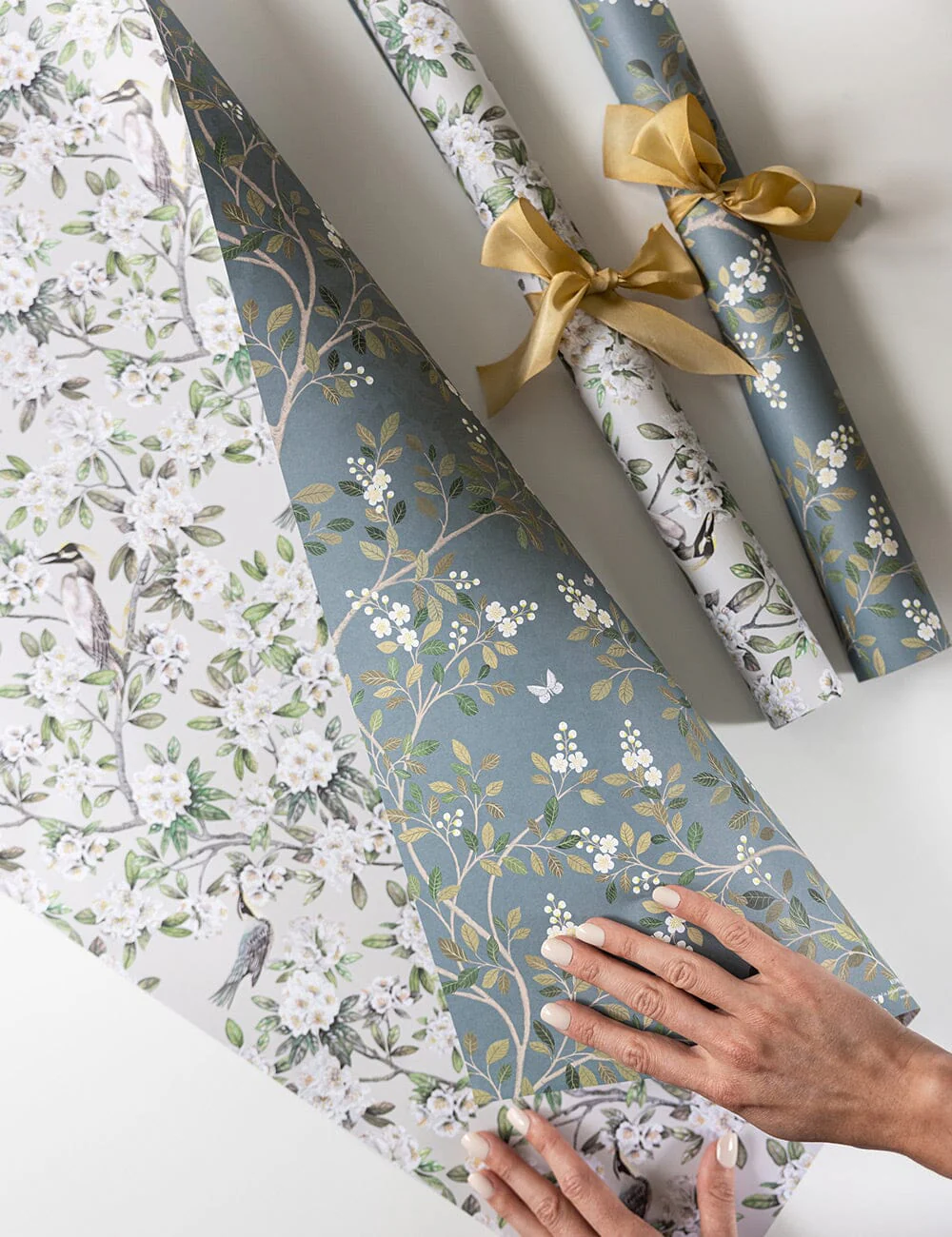Victoria / White Blossom 6pk Gift Wrap Sheets - Image 6