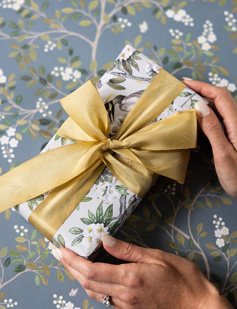 Victoria / White Blossom 6pk Gift Wrap Sheets - Image 8