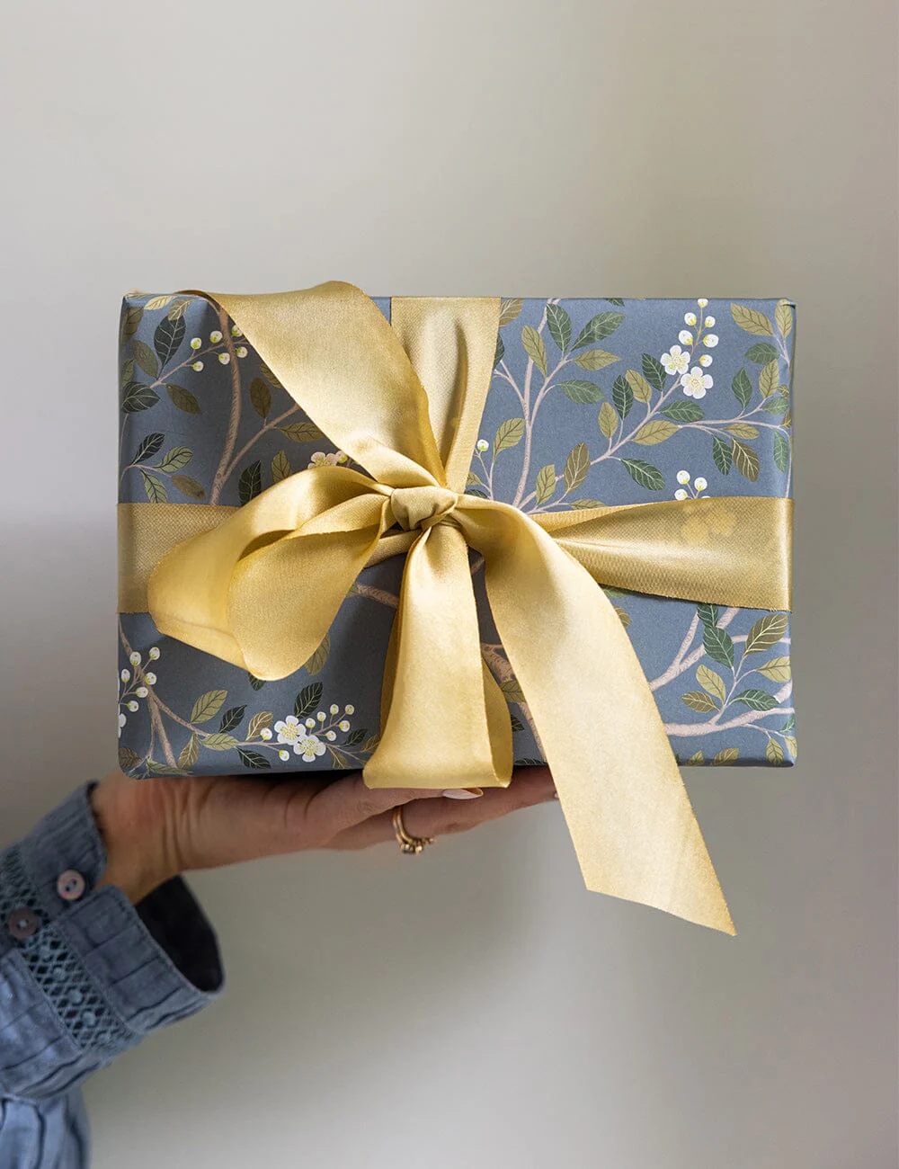 Victoria / White Blossom 6pk Gift Wrap Sheets - Image 9