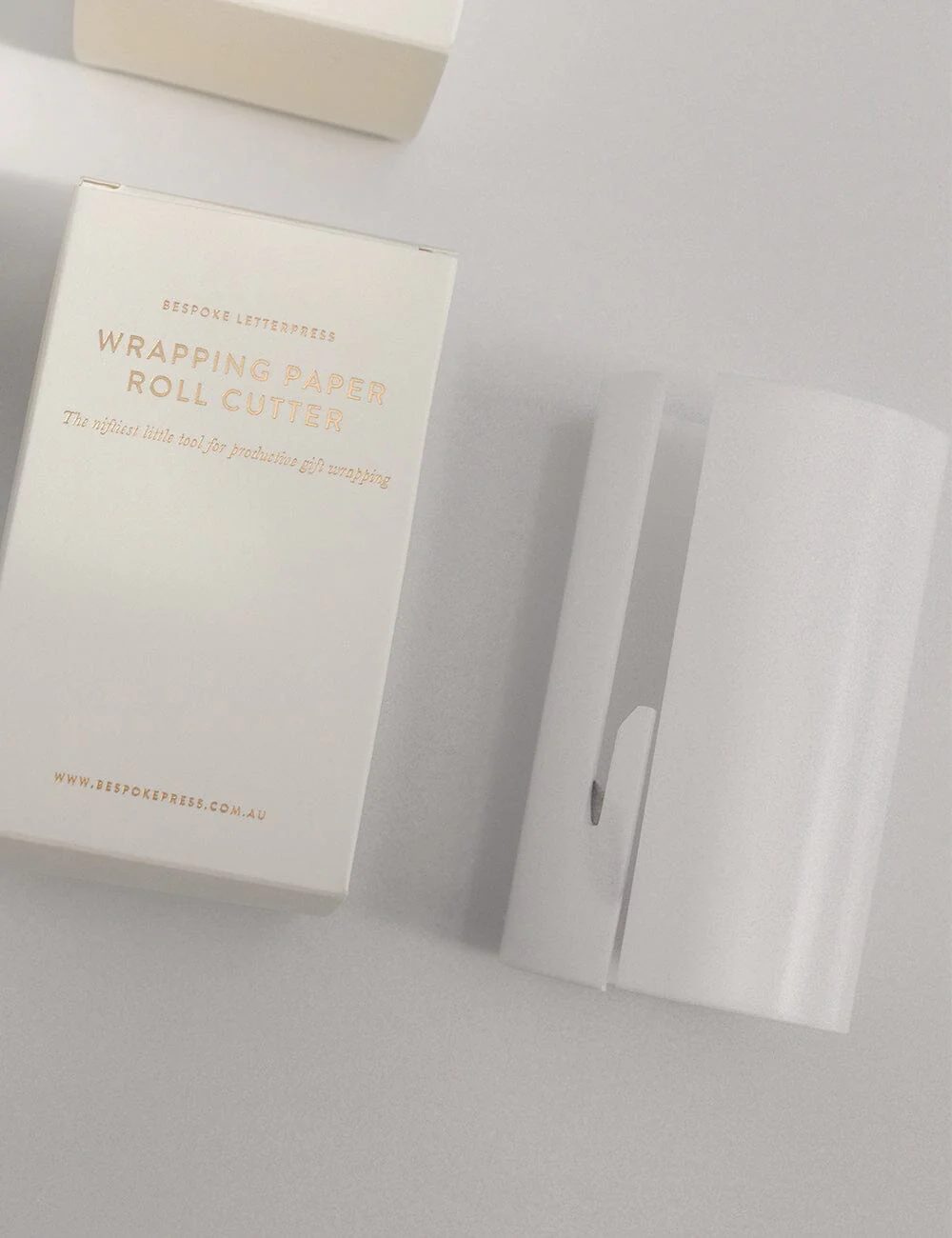 Wrapping Paper Roll Cutter - Image 3